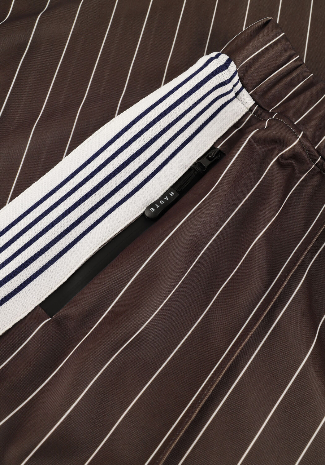 Bruine HAUTE L'AMITI&Eacute; Wijde broek BAGGY PIN STRIPE TRACK TALL PANTS - large