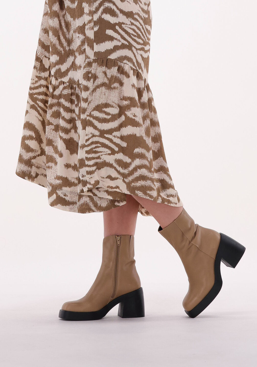 Camel VAGABOND SHOEMAKERS Enkellaarsjes BROOKE | Omoda