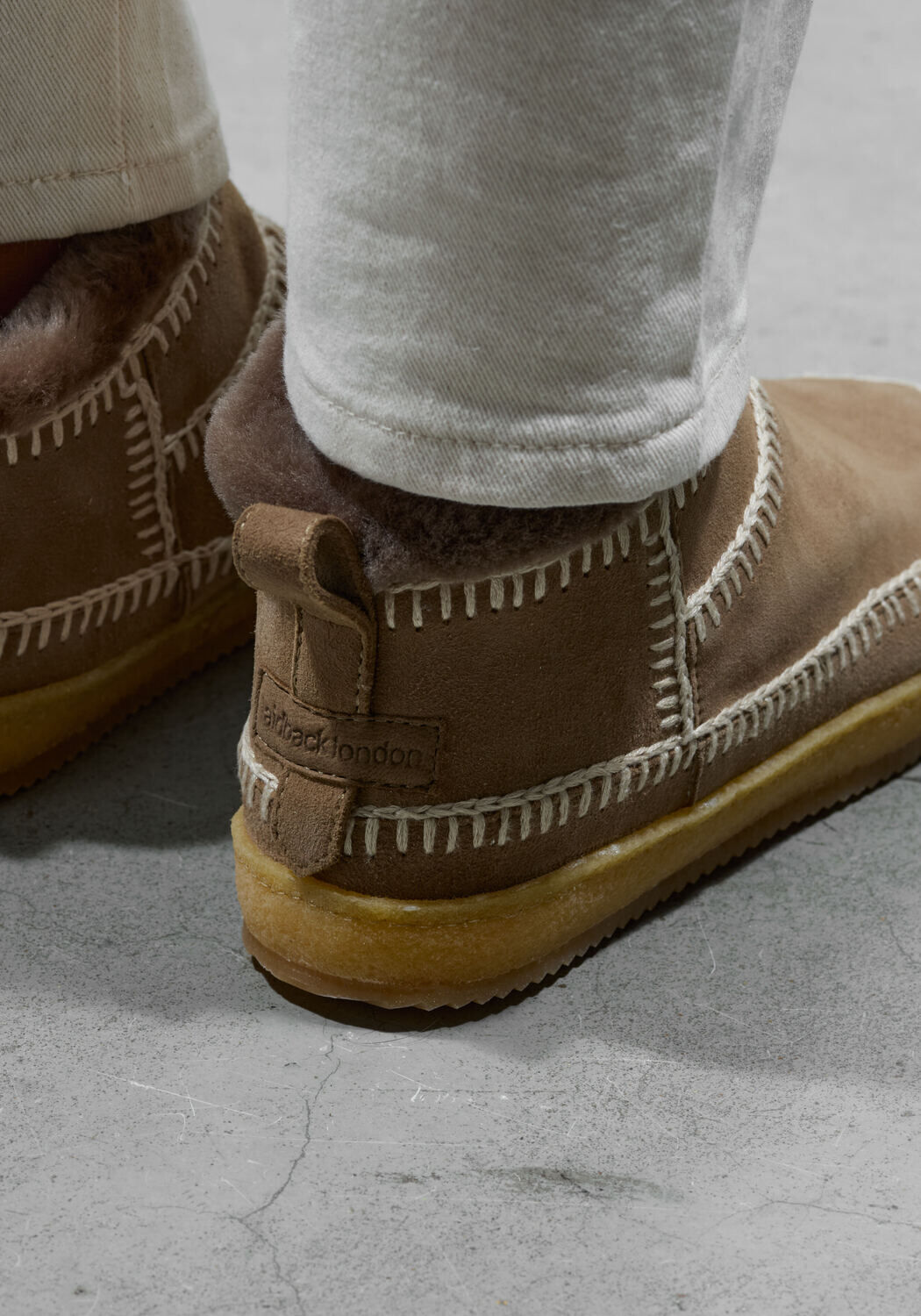 Taupe LAIDBACKLONDON Vachtlaarzen NYUKI LOW CROCHET - large