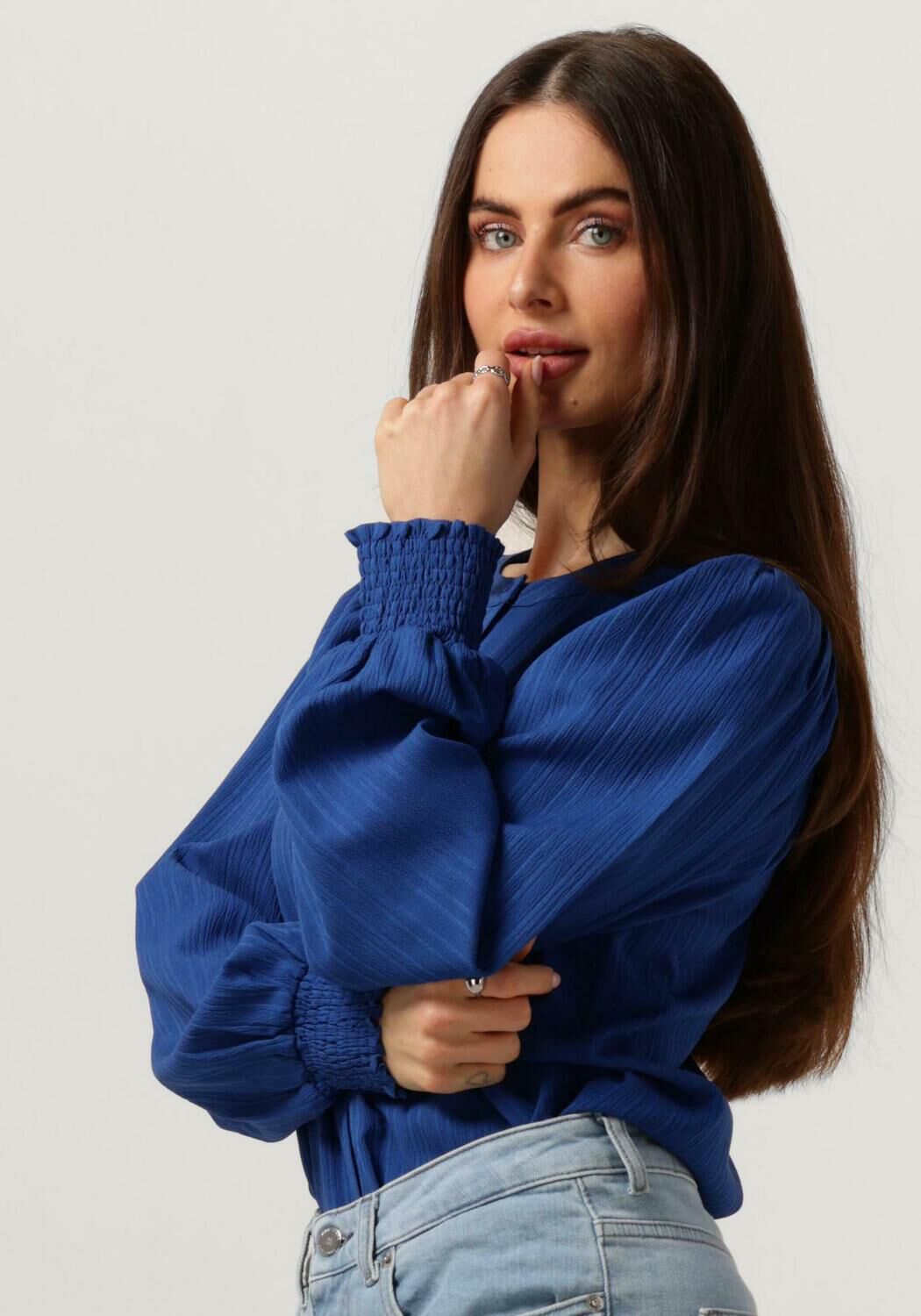 Moves kleding online
