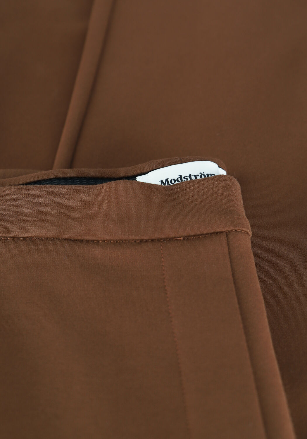 Bruine MODSTR&Ouml;M Flared broek TANNY FLARE PANTS - large