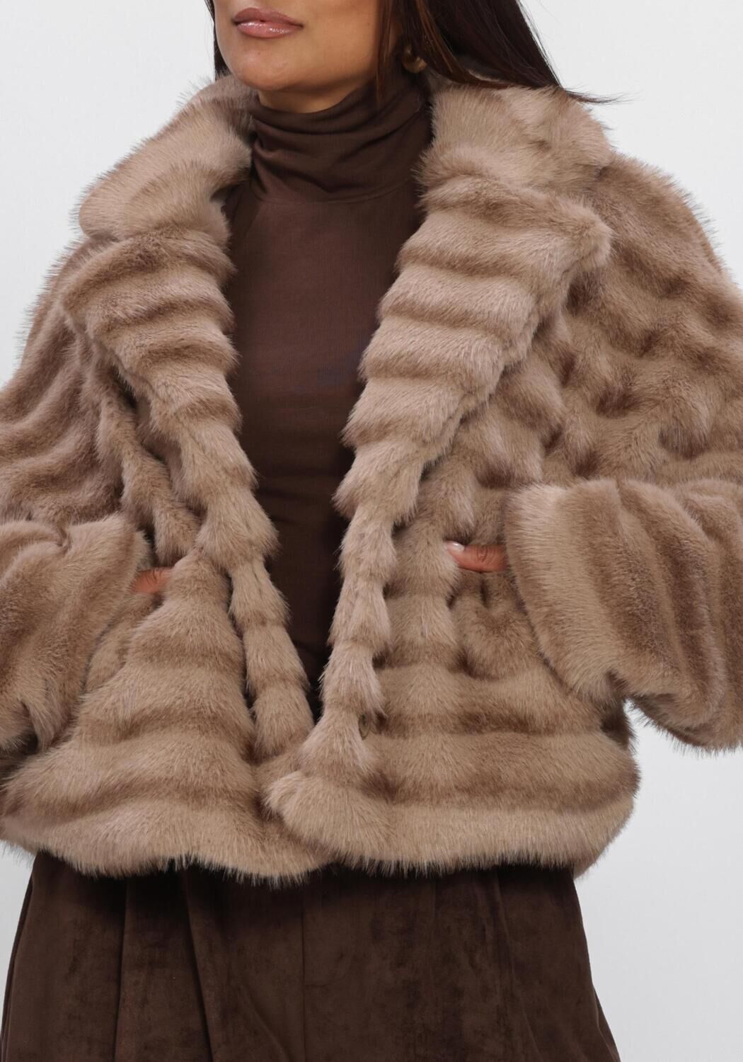 Beige NUKUS Faux fur jas HILDE JACKET FLUFFY - large
