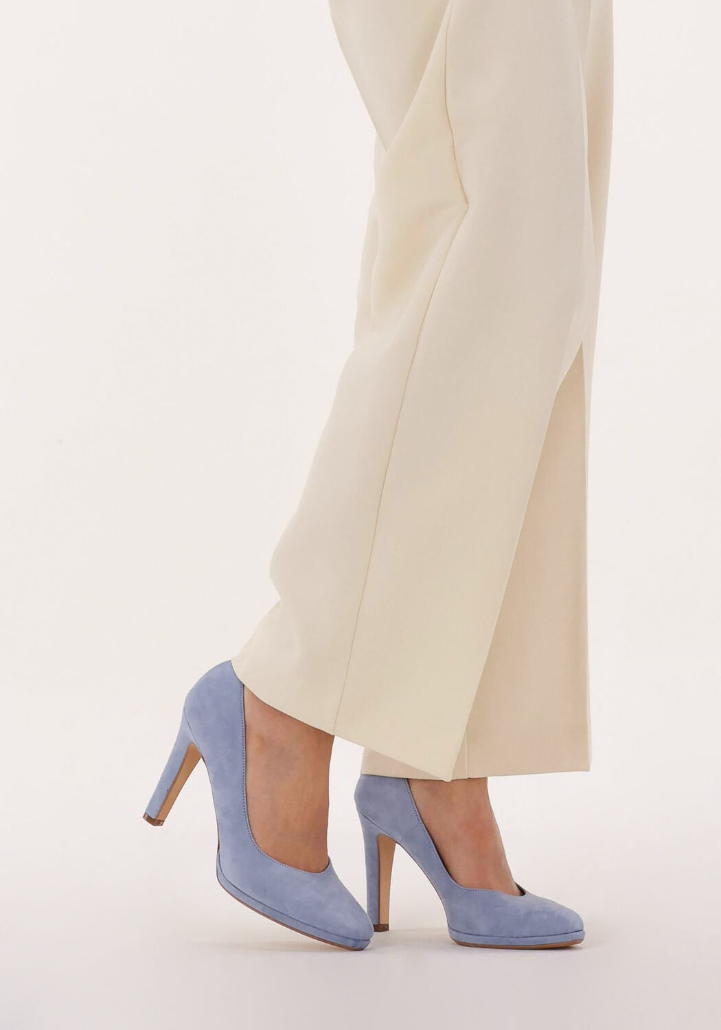 lichtblauwe notre v pumps 12501