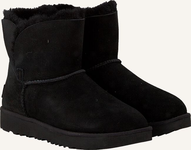 Zwarte UGG Vachtlaarzen CLASSIC CUFF MINI Zwarte UGG Vachtlaarzen CLASSIC CUFF MINI - large