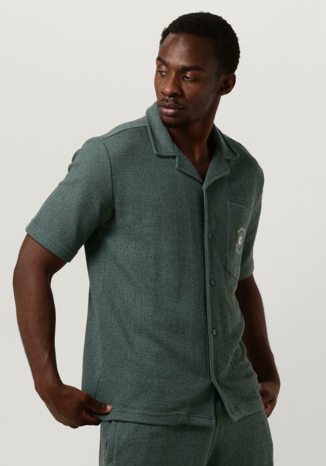 PURE PATH Heren Overhemden Structured Shortsleeve Shirt With Chest Pocket And Embroidery Groen