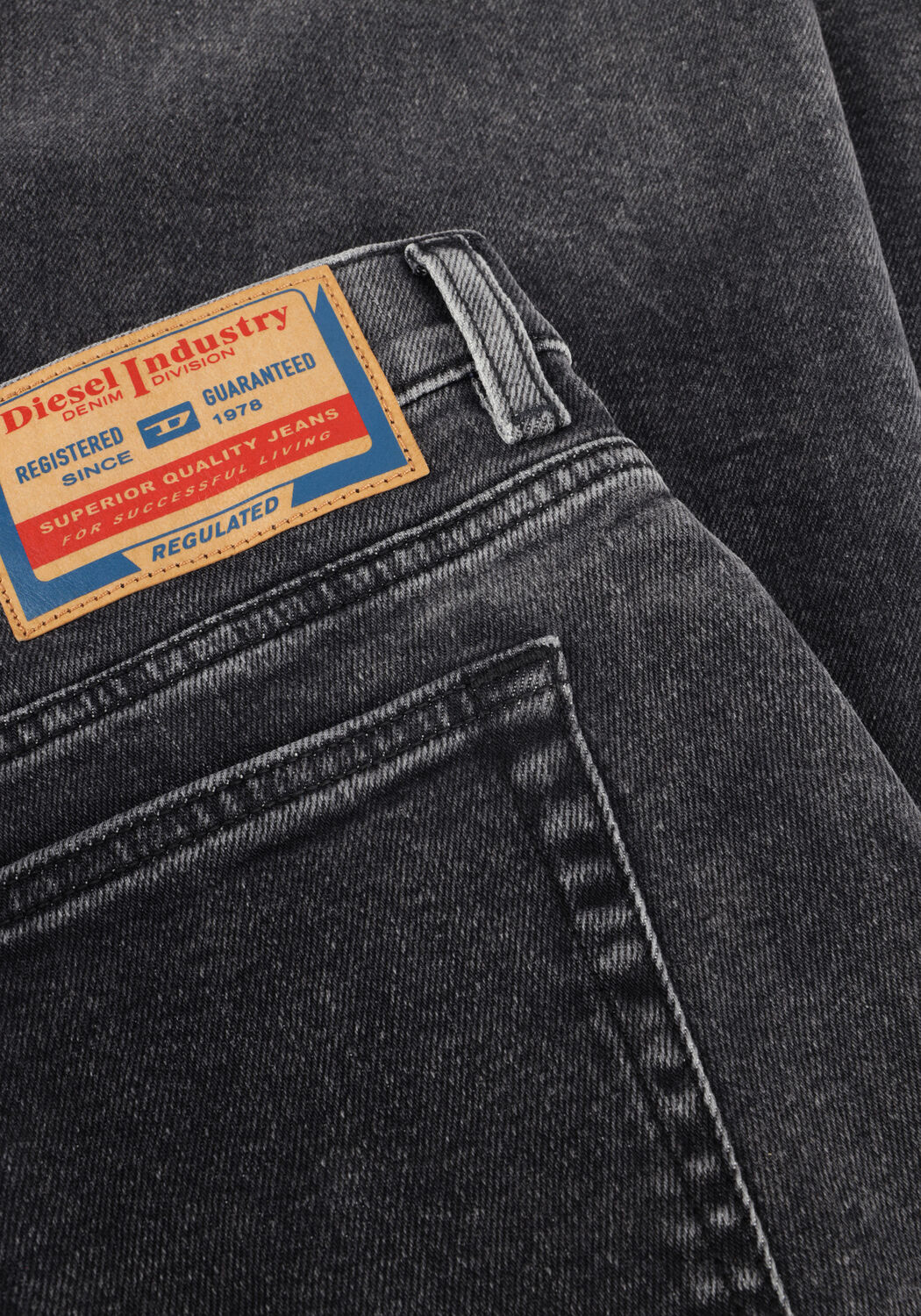 Donkergrijze DIESEL Wide jeans 1978 D-AKEMI - large