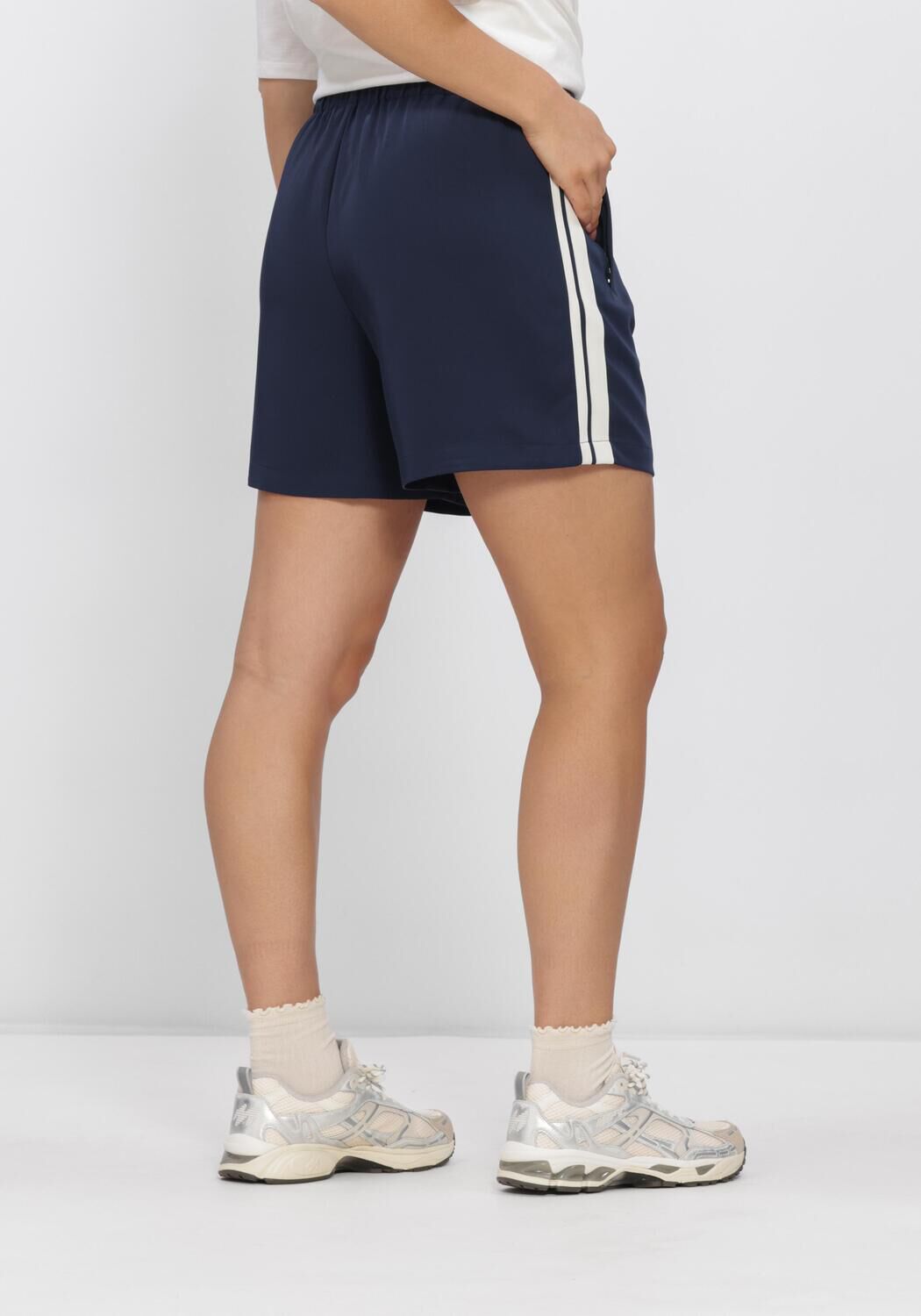 Blauwe CATWALK JUNKIE Broeken TRACKSUIT SHORTS - large