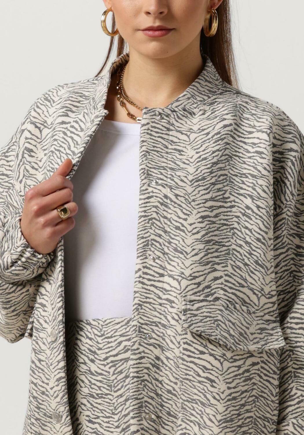 ALIX THE LABEL Dames Jassen Ladies Wove Tiger Jacquard Jacket Grijs