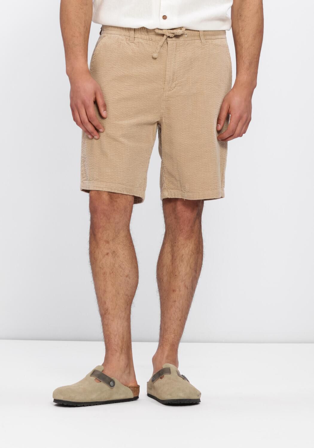 Beige ANERKJENDT Korte broek AKJAN CORDUROY SHORTS - large