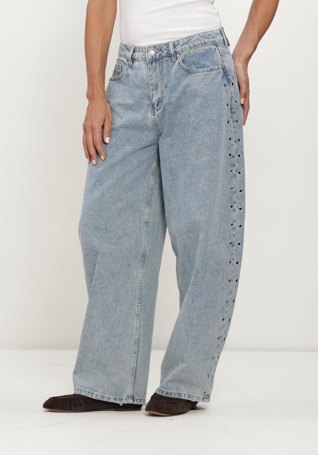 Blauwe ALIX THE LABEL Jeans LADIES WOVEN STUDDED BARREL DENIM PANTS - large