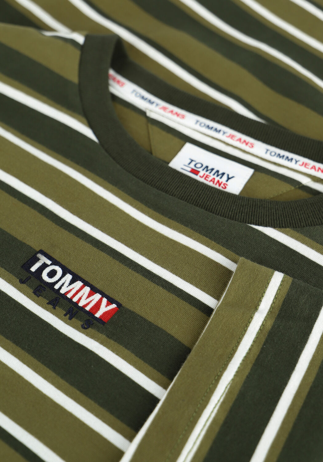Olijf TOMMY JEANS T-shirt TJM CENTRE GRAPHIC STRIPE TEE - large