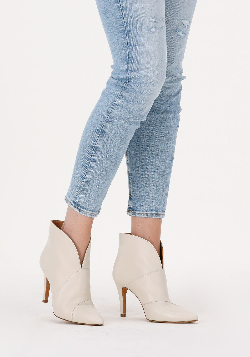 Witte TORAL Enkellaarsjes 12601 Omoda