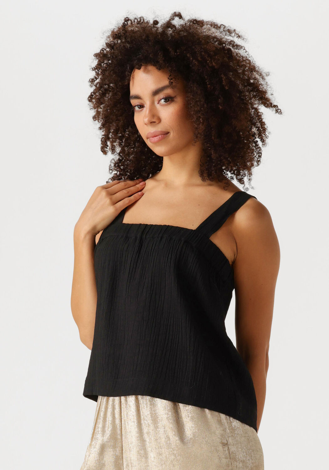 KNIT-TED Dames Tops & T-shirts Bodil Zwart