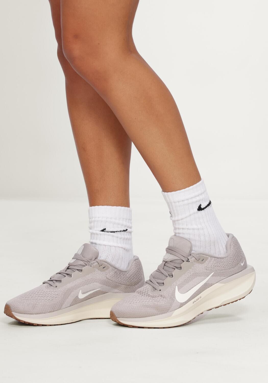 Beige NIKE Lage sneakers NIKE WINFLO 11 - large