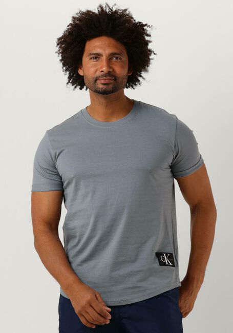 Grijze CALVIN KLEIN T-shirt BADGE TURN UP SLEEVE - large
