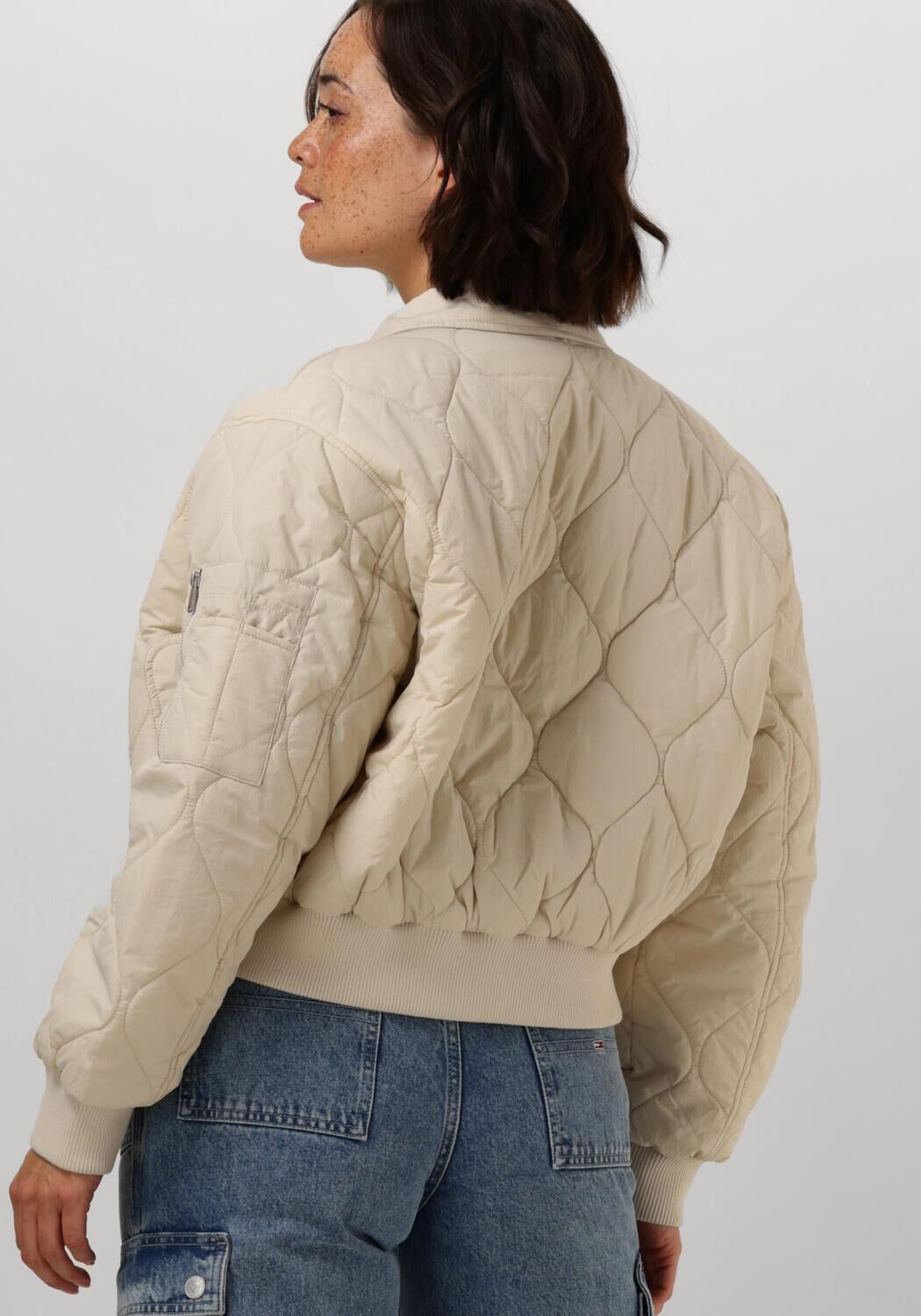 TOMMY JEANS Dames Jassen Tjw Onion Quilt Bomber Beige
