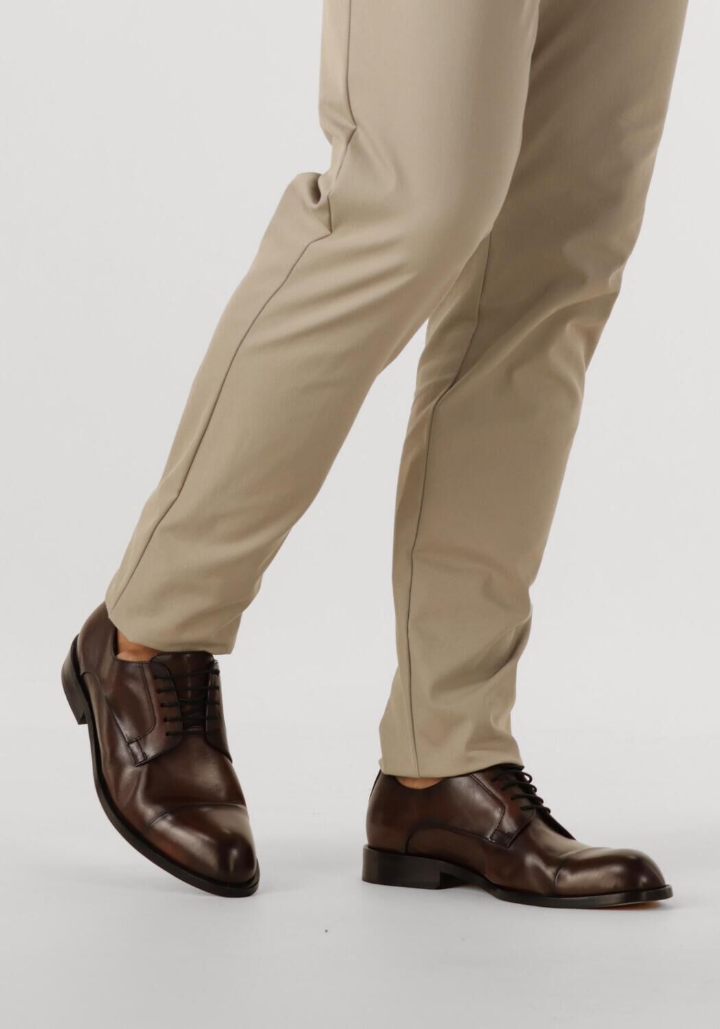 Bruine BOSS Nette schoenen TAYIL-L_DERB - large