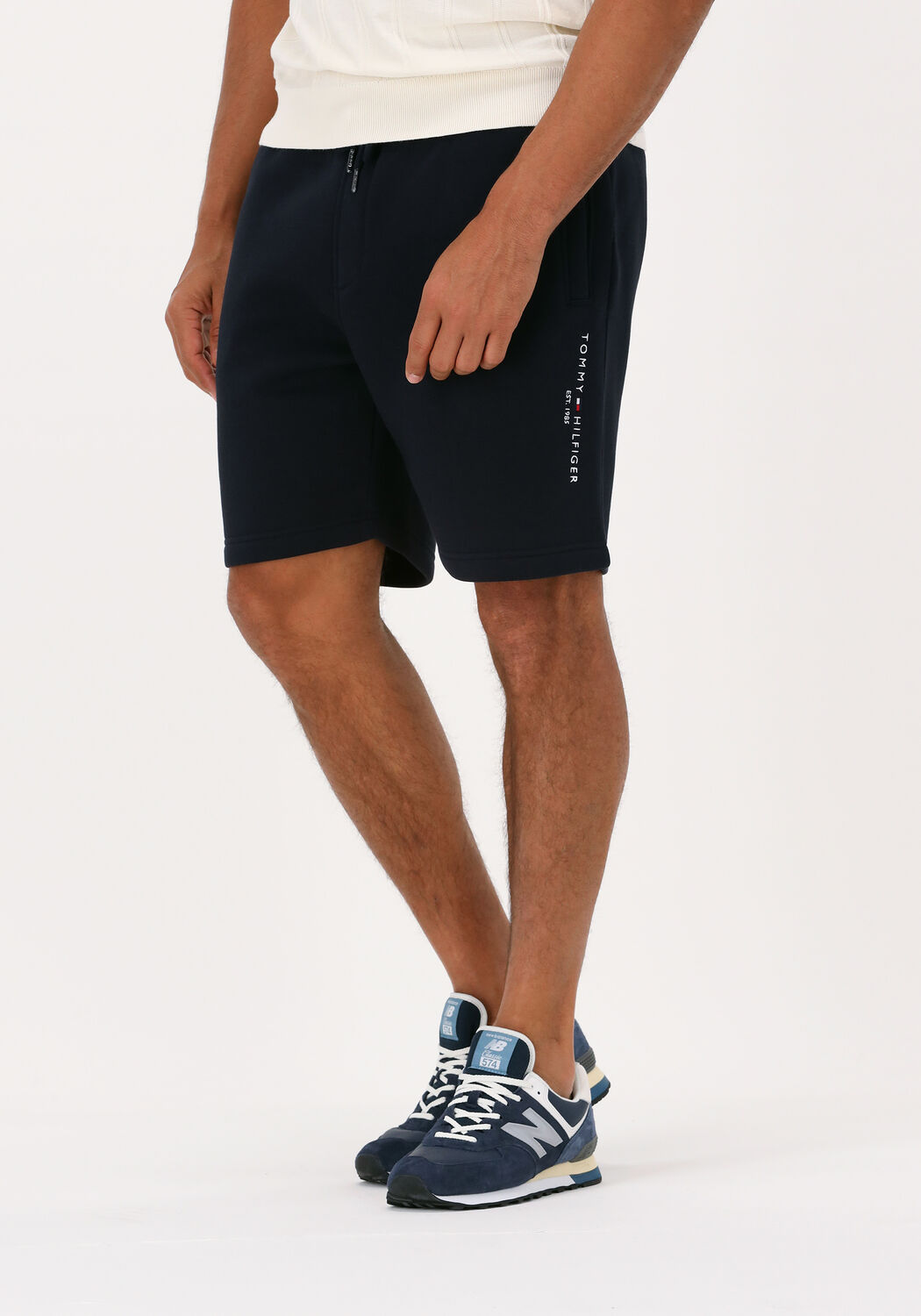 Donkerblauwe TOMMY HILFIGER Korte broek TOMMY LOGO SWEATSHORT | Omoda