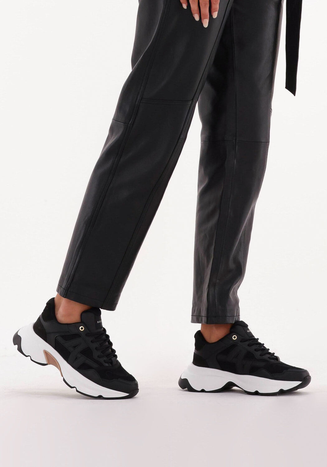 Zwarte NUBIKK Lage sneakers ROSS TREK L Omoda