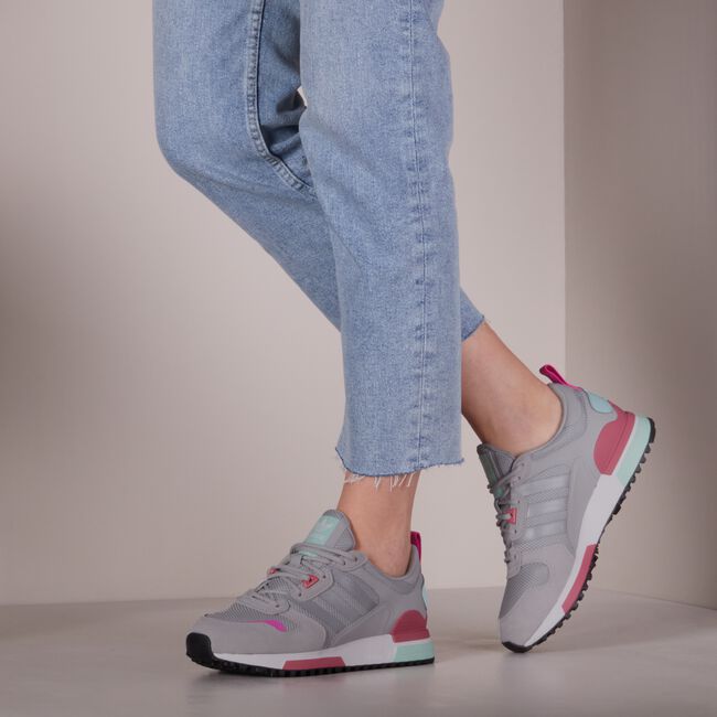 Grijze ADIDAS Lage sneakers ZX 700 HD W Grijze ADIDAS Lage sneakers ZX 700 HD W - large
