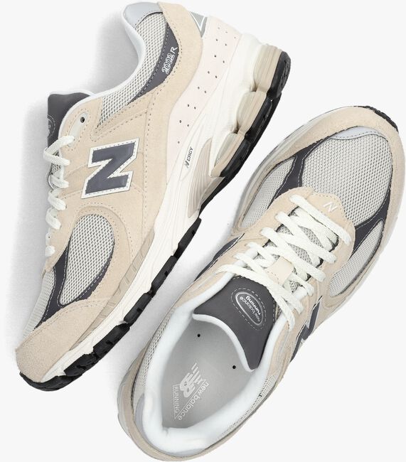 Beige NEW BALANCE Lage sneakers M2002 M - large