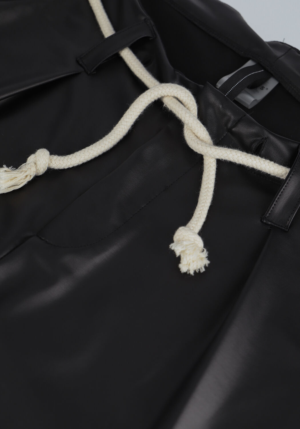 Zwarte 10DAYS Chino CHINO VEGAN LEATHER - large