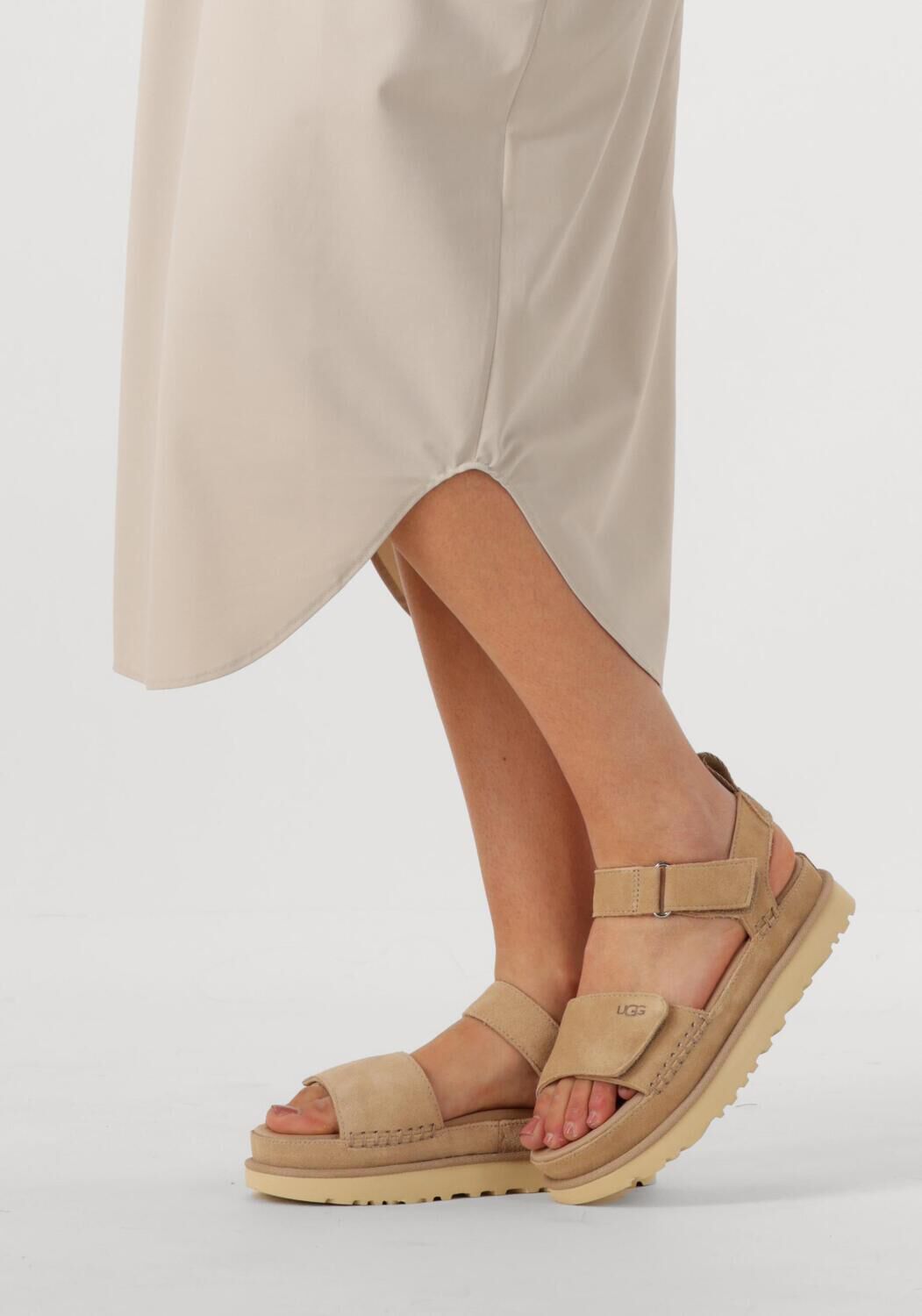 Beige UGG Platte sandalen W GOLDENSTAR - large