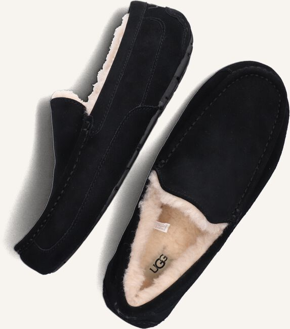 Zwarte UGG Pantoffels ASCOT Zwarte UGG Pantoffels ASCOT - large