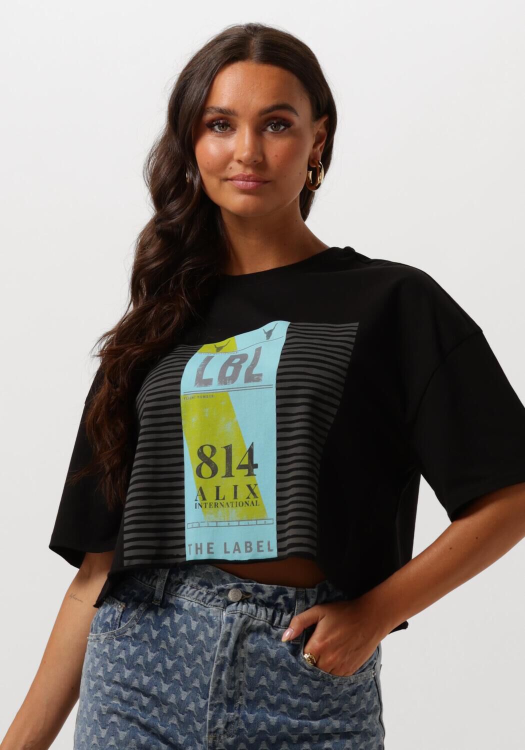 ALIX THE LABEL Dames Tops & T-shirts Ladies Knitted Travel Cropped T-shirt Zwart