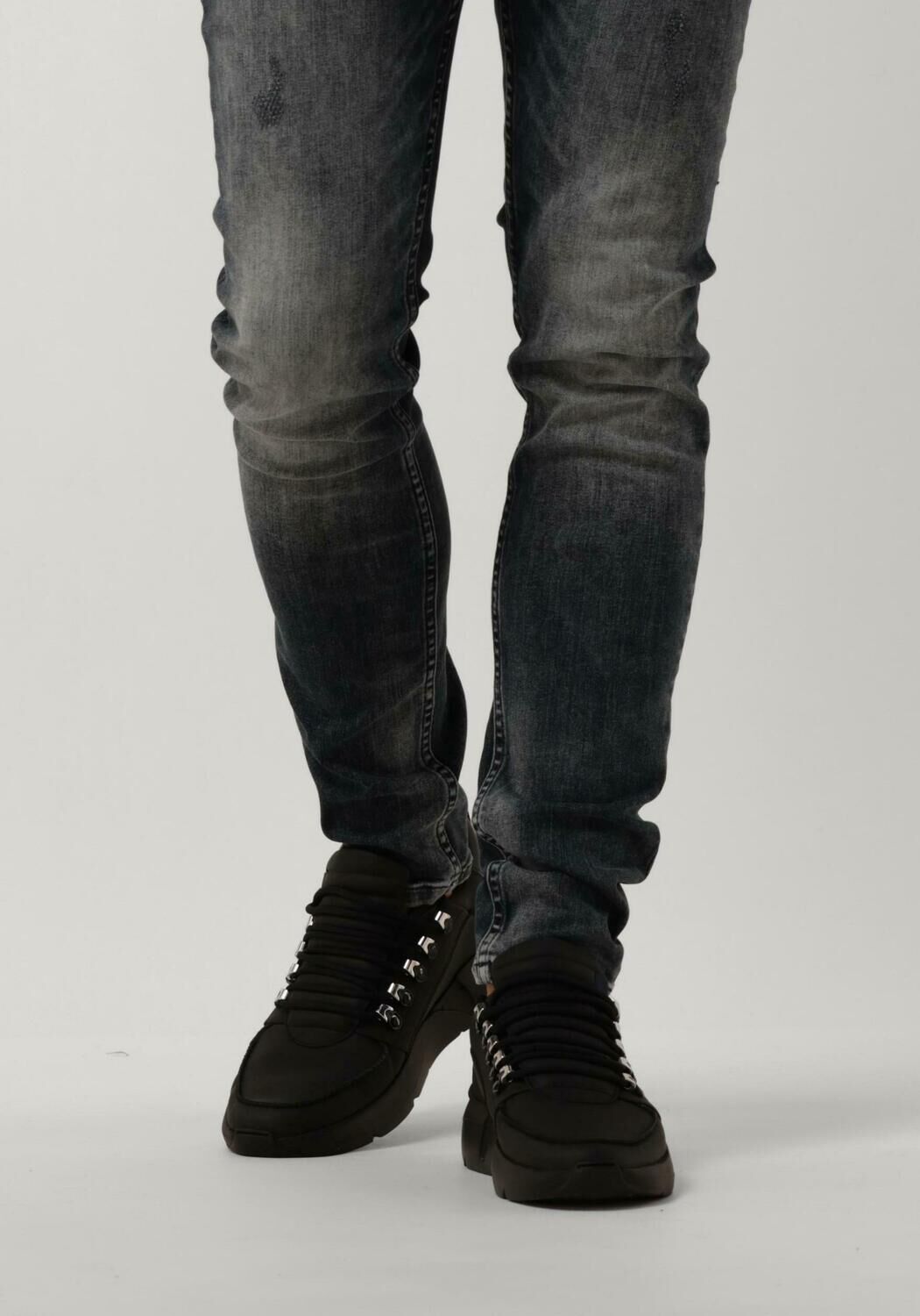 zwarte nubikk lage sneakers roque roman heren