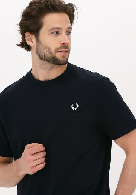 Donkerblauwe FRED PERRY T-shirt POCKET DETAIL PIQUE SHIRT - large
