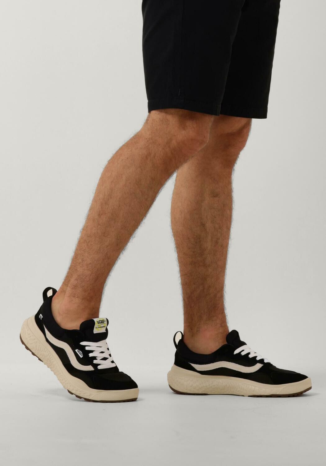 Zwarte VANS Lage sneakers ULTRARANGE NEO VR3 MEN - large