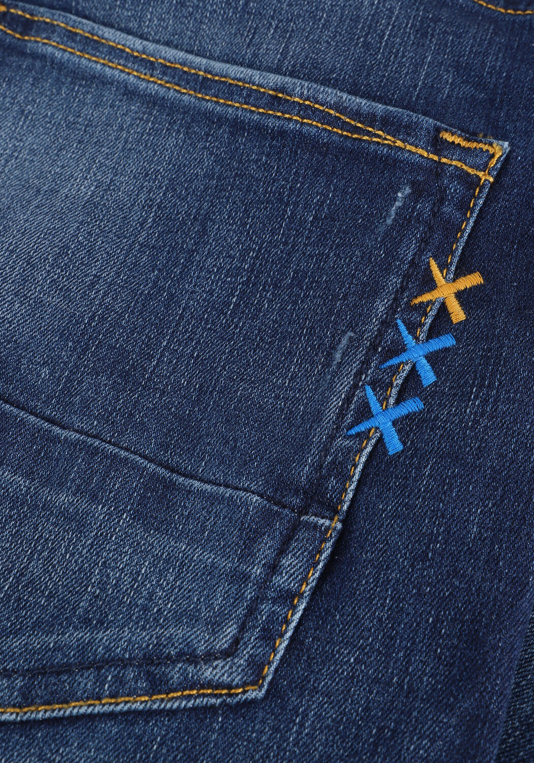 Pantalón Vaquero Slim Fit Confeccionado Con Algodón Orgánico | Ofertas En Vaqueros De Hombre