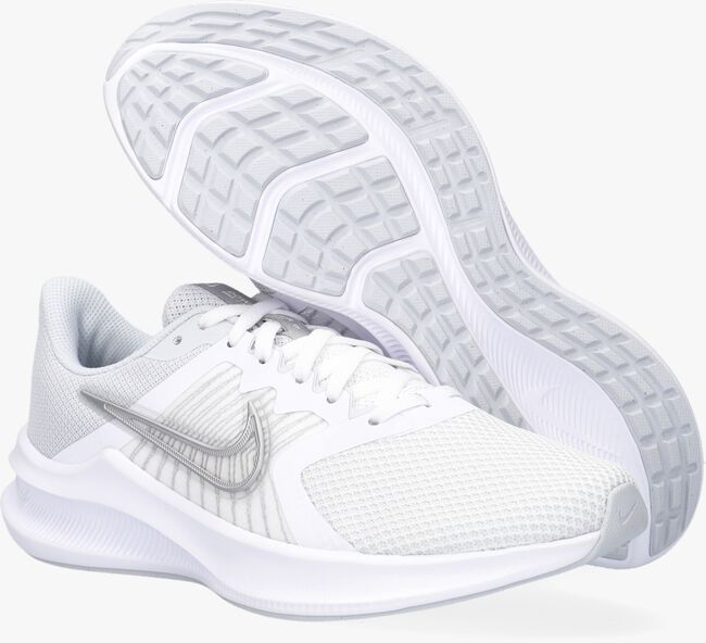 Witte NIKE Lage sneakers DOWNSHIFTER 11 - large