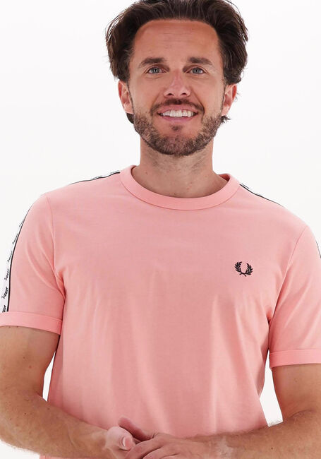 Roze FRED PERRY T-shirt TAPED RINGER T-SHIRT - large