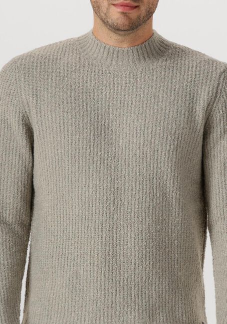 DSTREZZED QUINT MOCK NECK - large