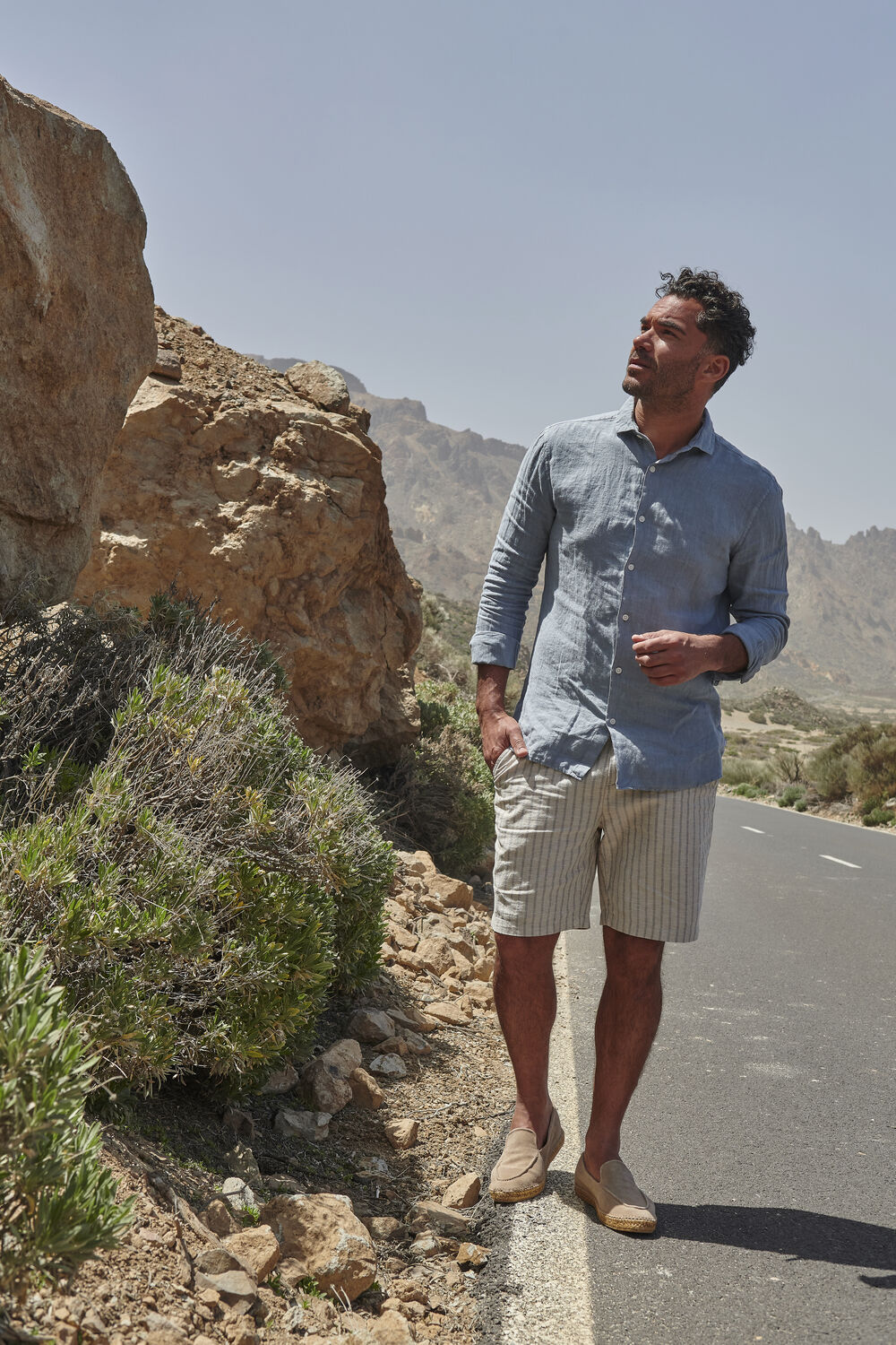 Zand SCOTCH & SODA Korte broek FAVE - PRINTED COTTON/LINEN BERMUDA SHORT - large