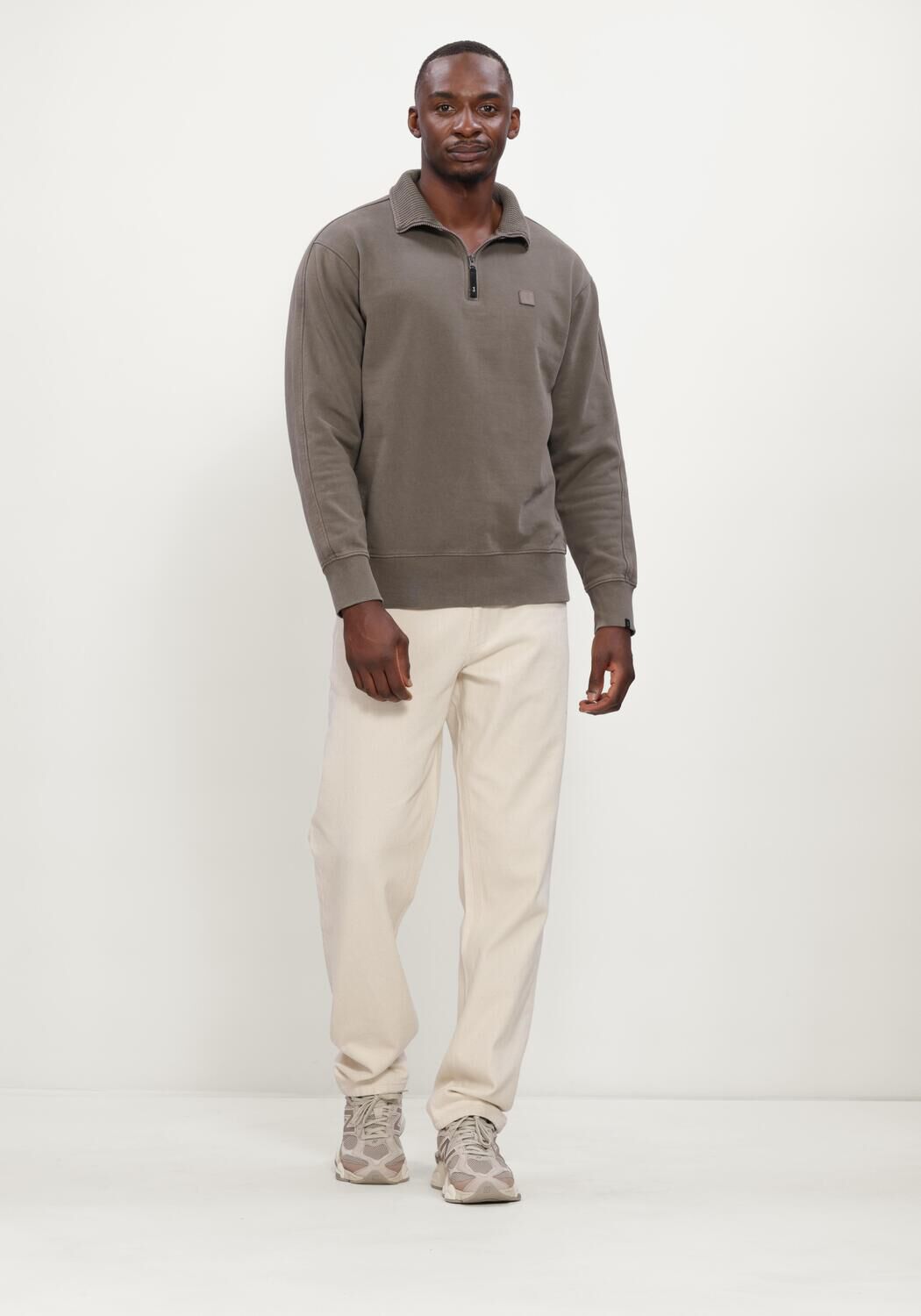 BUTCHER OF BLUE Heren Truien & Vesten Army Sweat Half Zip Taupe
