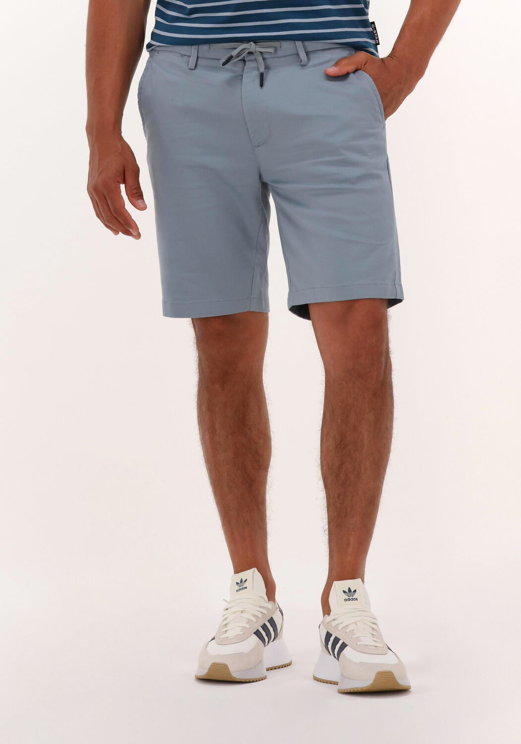 lichtblauwe dstrezzed korte broek jogger shorts twill knit