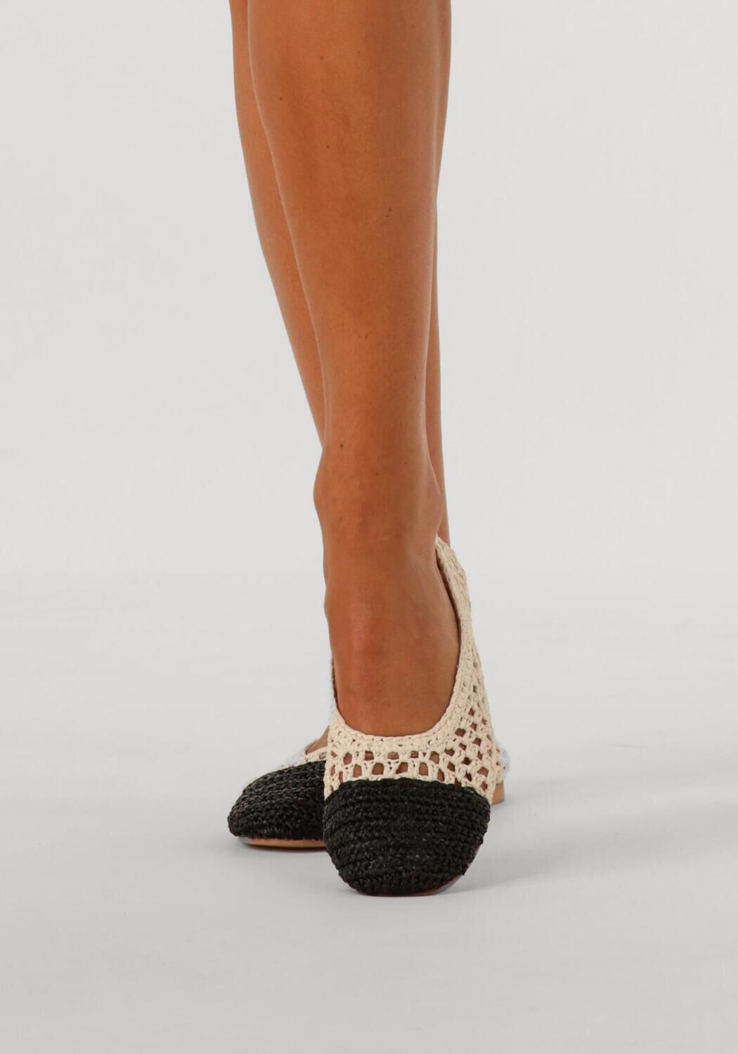 Beige INUOVO Ballerina's D27004 - large