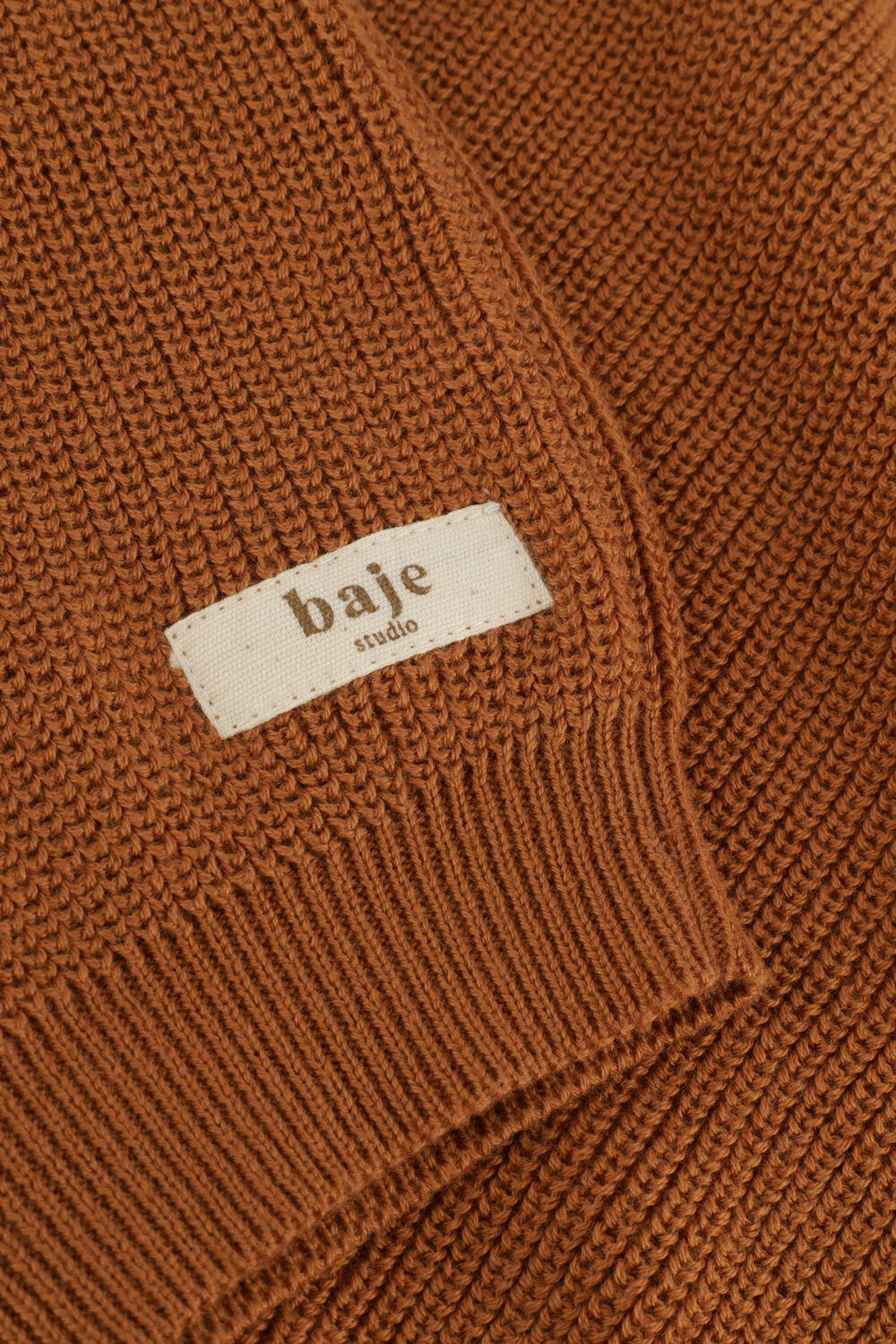 Camel BAJE STUDIO Trui SHORTSLEEVE KNITTED TOP - large