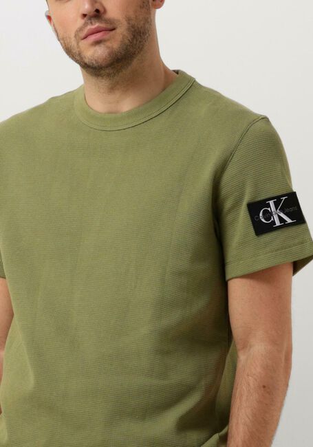 Groene CALVIN KLEIN T-shirt BADGE WAFFLE TEE - large