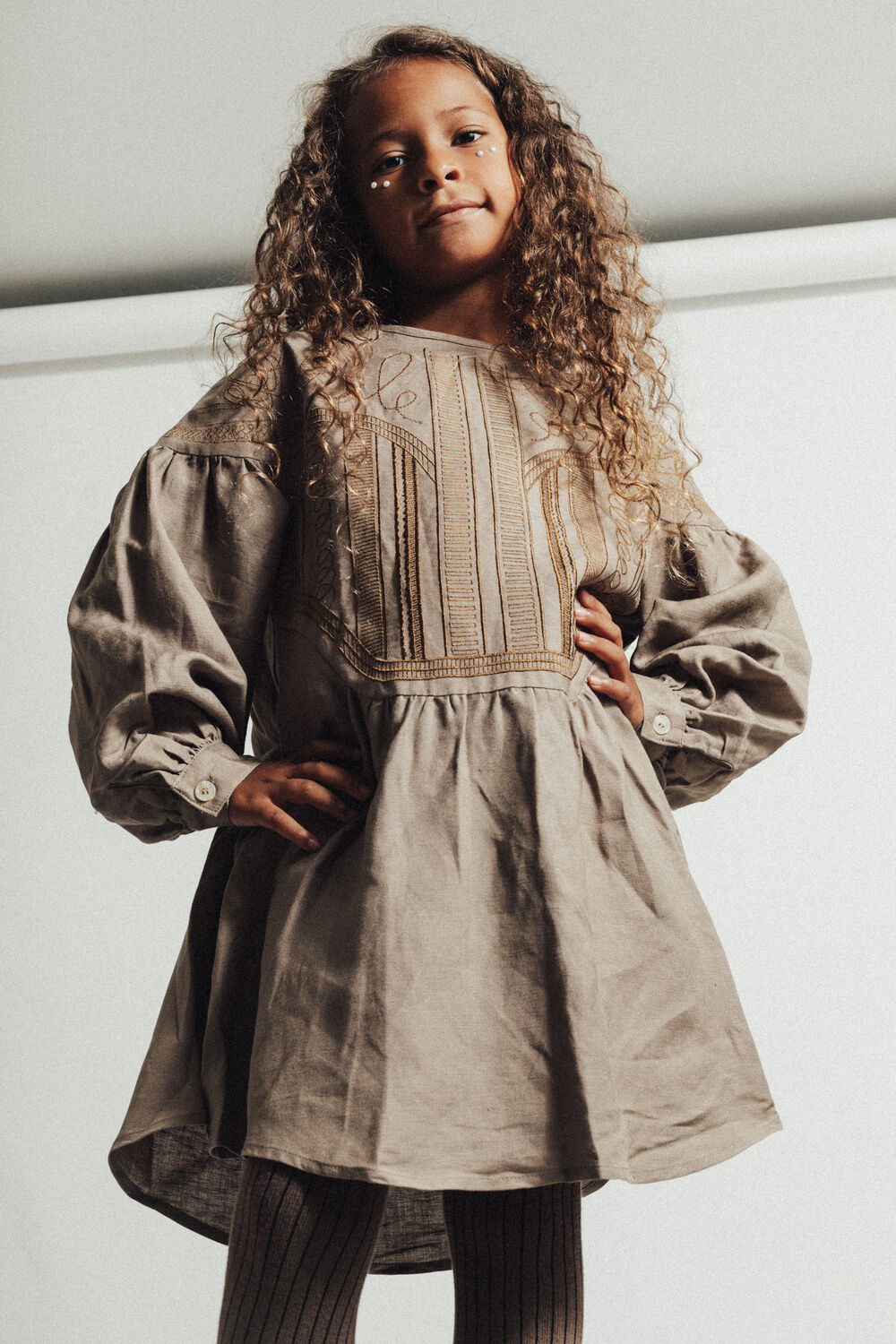 Taupe BAJE STUDIO Mini jurk ISABELLA - large