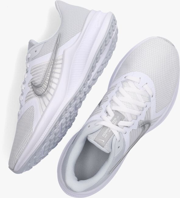 Witte NIKE Lage sneakers DOWNSHIFTER 11 - large