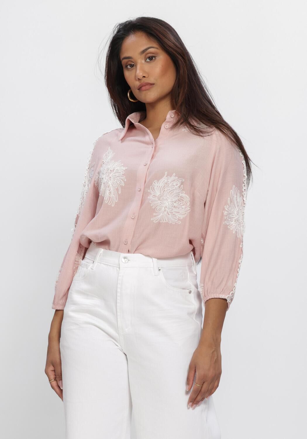 Lichtroze JANSEN AMSTERDAM Blouses RAELLA BLOUSE AE 701 3/4 SLEEVE EMBROIDERY - large
