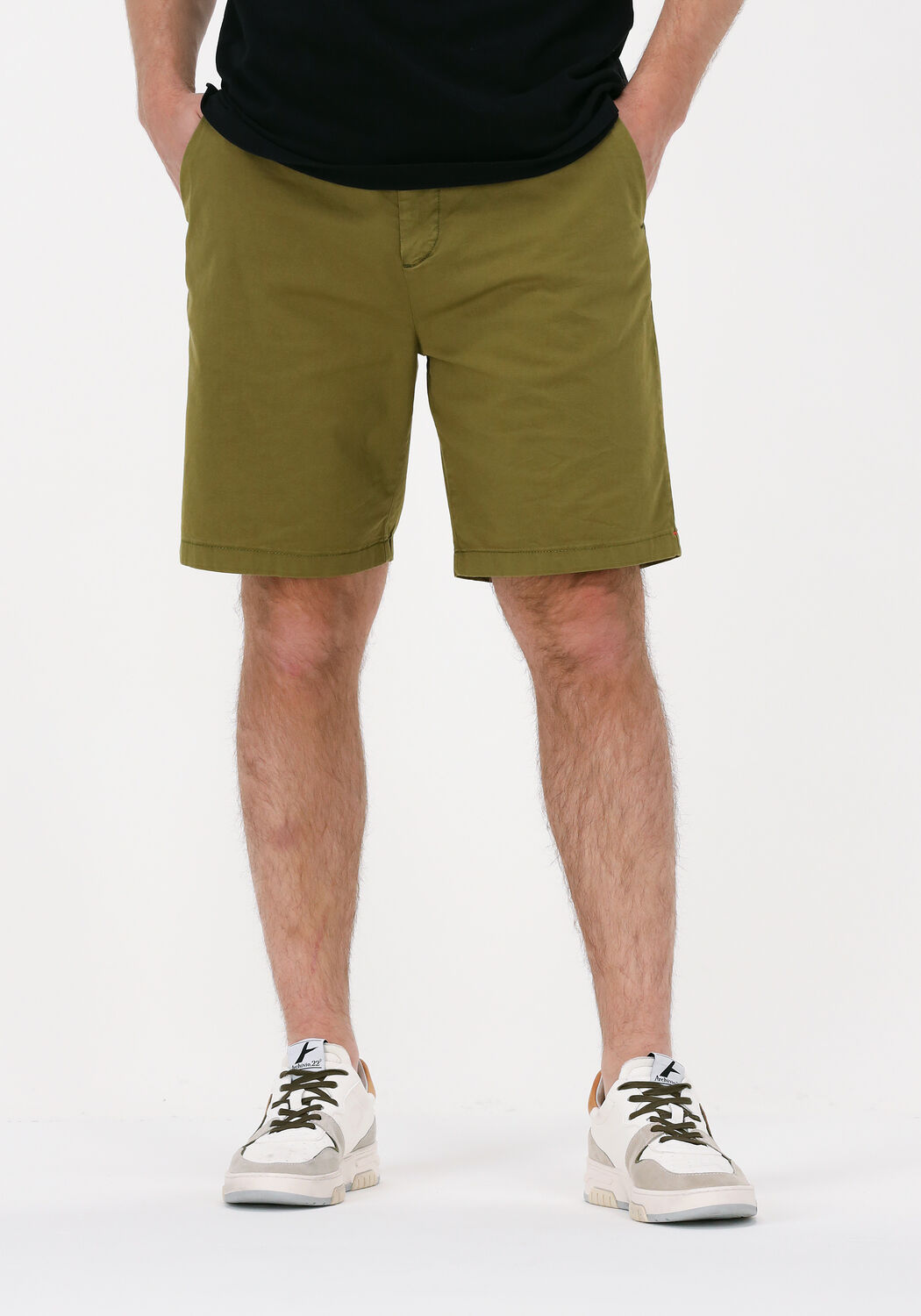 Groene SCOTCH \u0026 SODA Korte broek STUART GARMENT-DYED PIMA COTTON-BLEND  SHORT | Omoda
