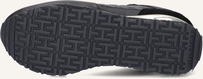 Zwarte TOMMY HILFIGER Lage sneakers METALLIC MONOGRAM EMBOSS SNEAKER Zwarte TOMMY HILFIGER Lage sneakers METALLIC MONOGRAM EMBOSS SNEAKER - large