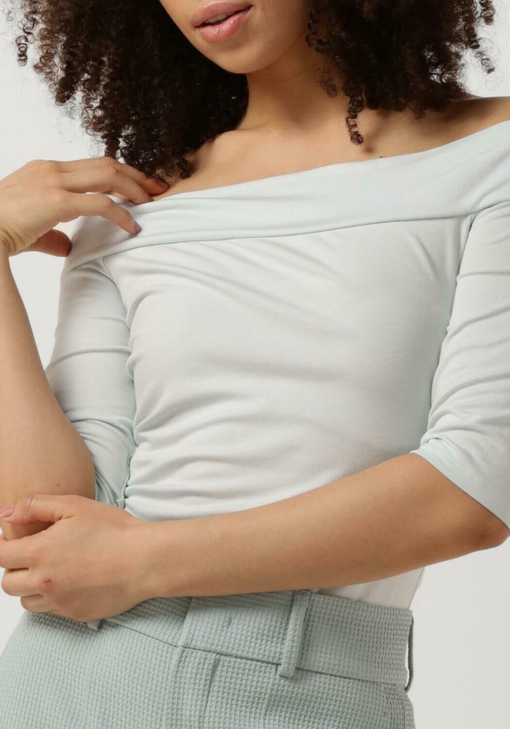 VANILIA Dames Tops & T-shirts Viscose Off Shoulder Ssl Blauw