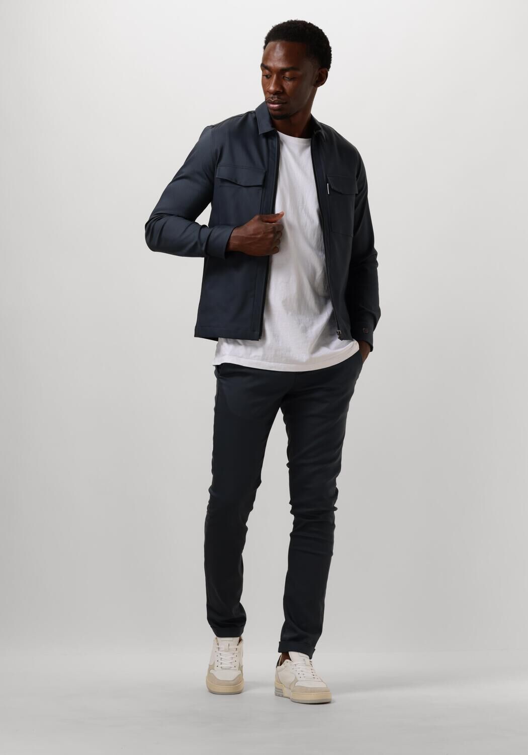 Omoda mannen sale