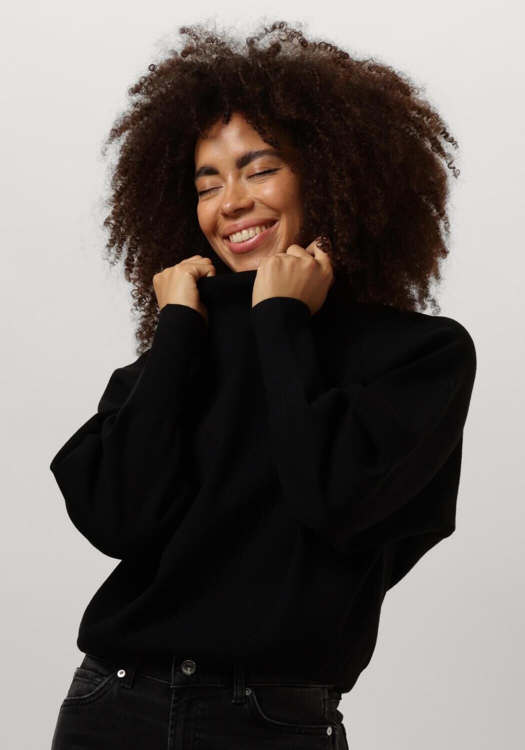 SECOND FEMALE Dames Truien & Vesten Octavia Knit T-neck Zwart